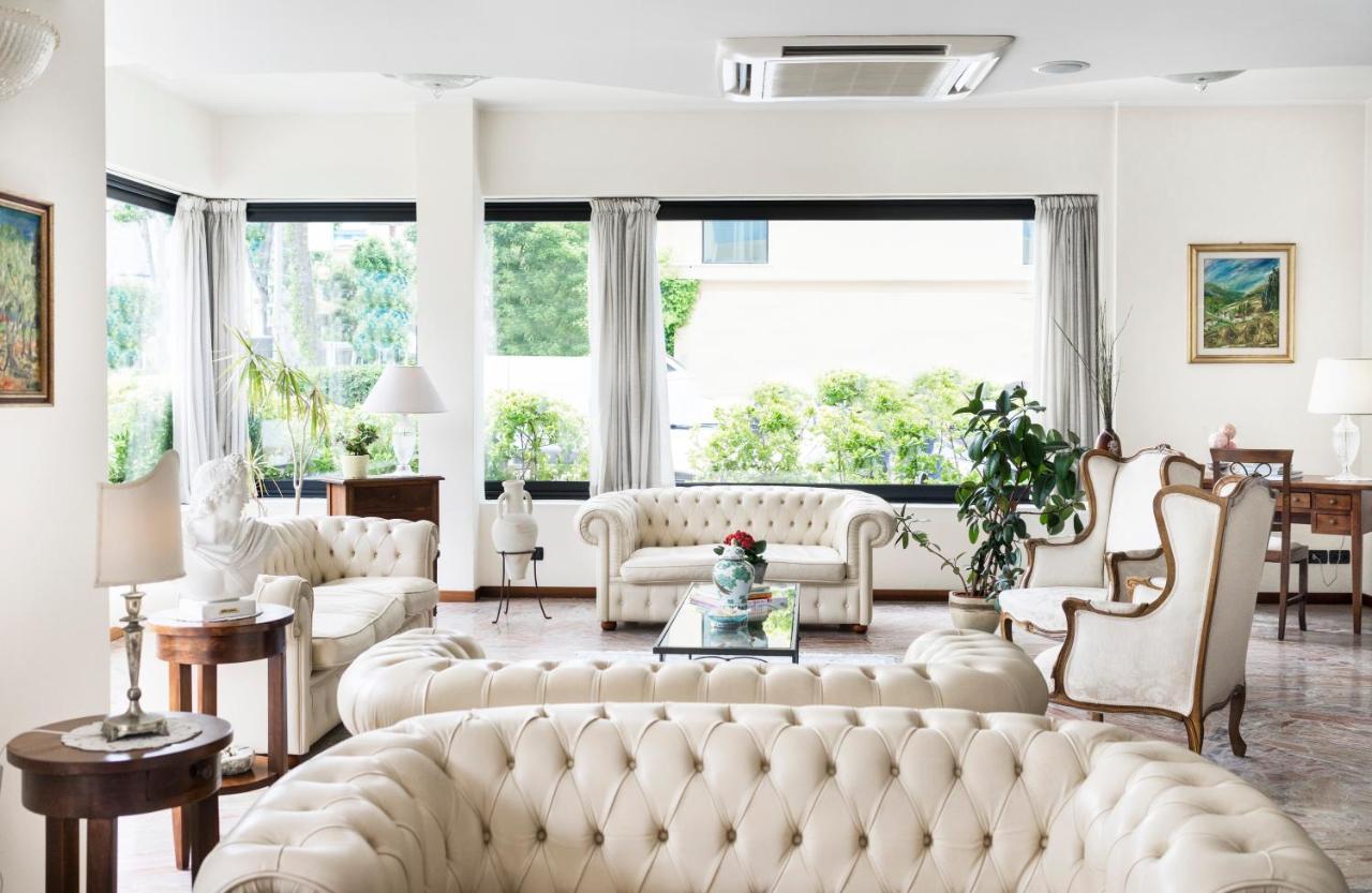 Hotel Apollo リッチョーネ エクステリア 写真
