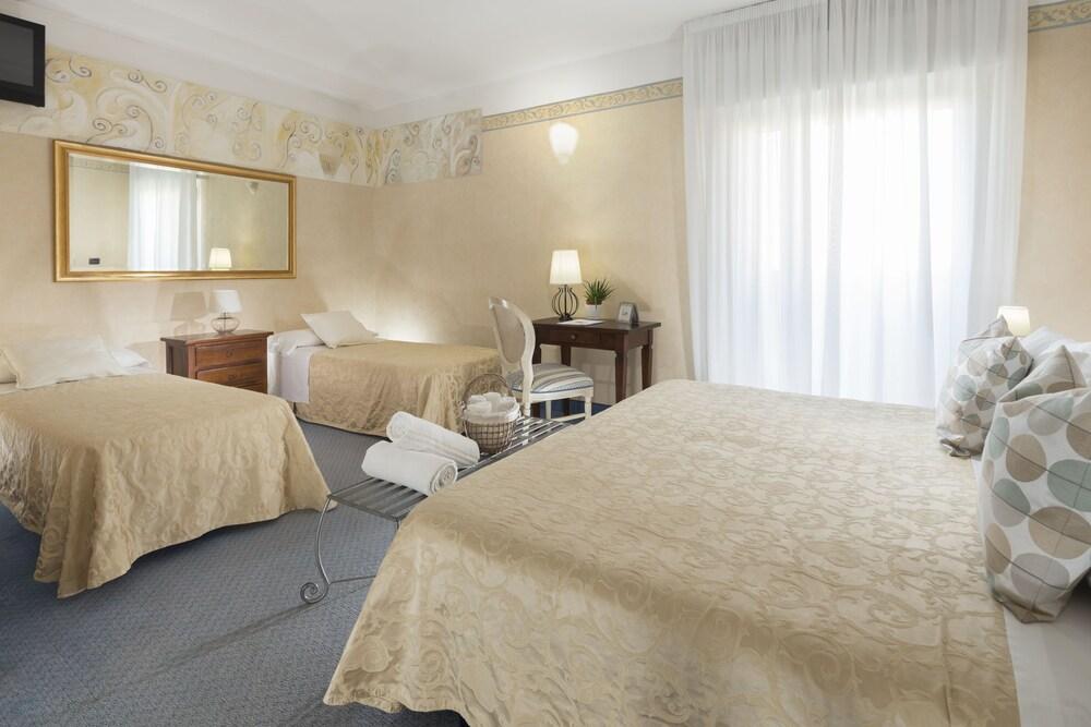 Hotel Apollo リッチョーネ エクステリア 写真