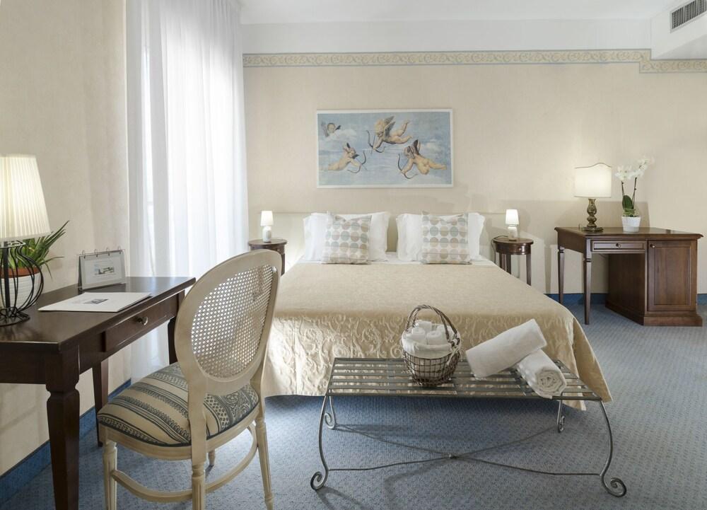 Hotel Apollo リッチョーネ エクステリア 写真