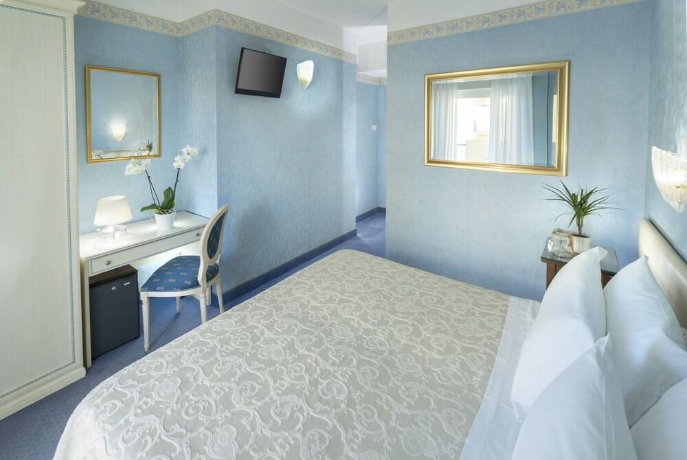 Hotel Apollo リッチョーネ エクステリア 写真
