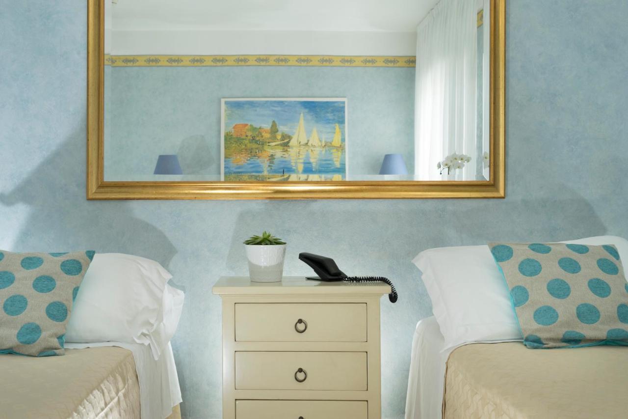 Hotel Apollo リッチョーネ エクステリア 写真